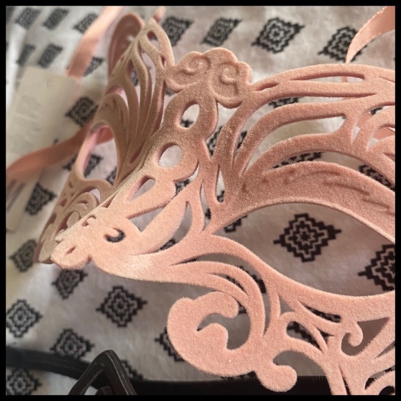 H&M pink masquerade mask - Picture 5 of 9
